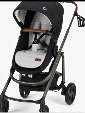 Maxi cosi modular stroller. Used but in excellent condition.